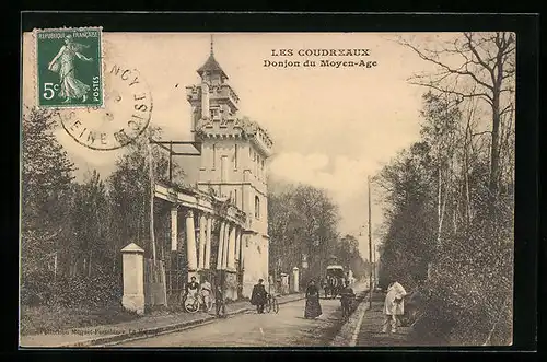 AK Les Coudreaux, Donjon du Moyen-Age