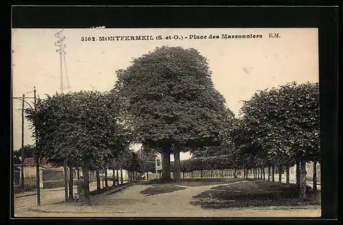 AK Montfermeil, Place des Marronniers