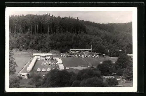 AK Smilovy Hory, Blick auf das Zeltlager auf der Waldlichtung