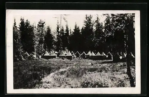 AK Smilovy Hory, das Zeltlager im Wald gelegen, Letni Osada Kozak