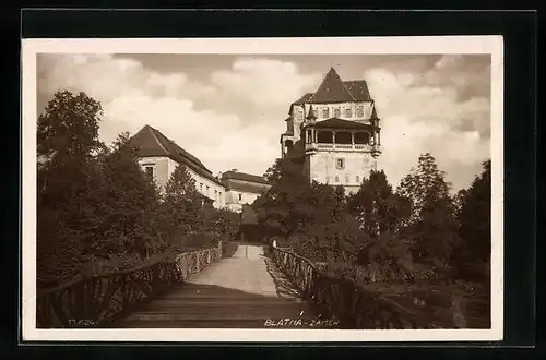 AK Blatna, auf der Holzbrücke zum Schloss führend