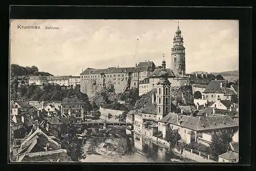 AK Krumau / Cesky Krumlov, Blick auf die Stadt und das Schloss über der Donau