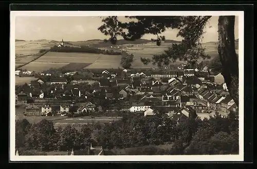 AK Volyne na Sumave, Blick vom Waldrand auf die gesamte Ortschaft im Tal