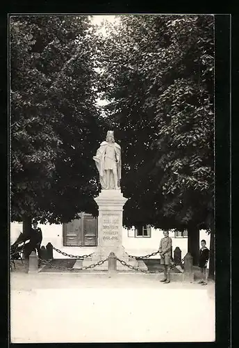 Foto-AK Kunstat, Socha krale Jiriho z Kunstatu a Podebrad