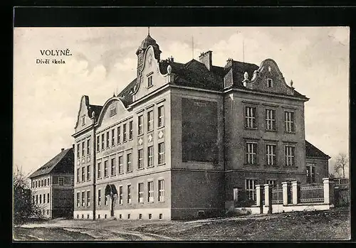 AK Volyne, Divci skola