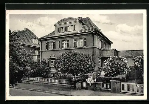 AK Bad Nenndorf, vor dem Hotel Haus Charlotte in der Hindenburgstrasse 4