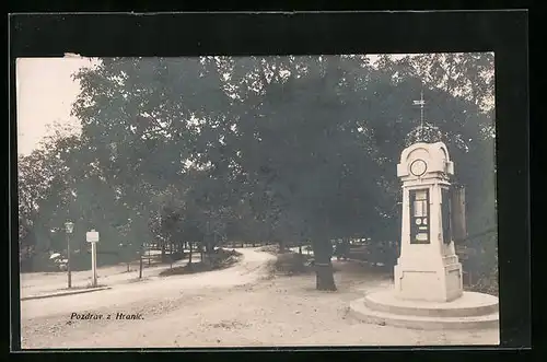 AK Hranice, Strassenpartie mit Wettersäule