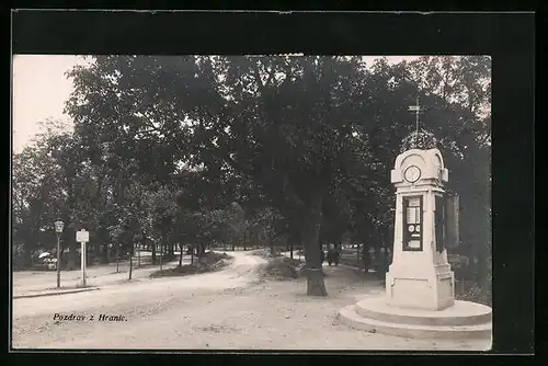 AK Hranice, Strassenpartie mit Wettersäule