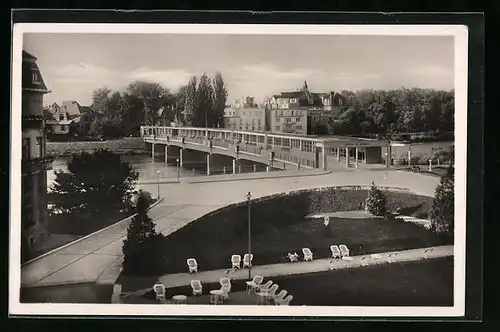 AK Piestany, Uferpartie mit Brücke