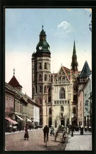 AK Kosice, Strasse Srobargasse mit Passanten