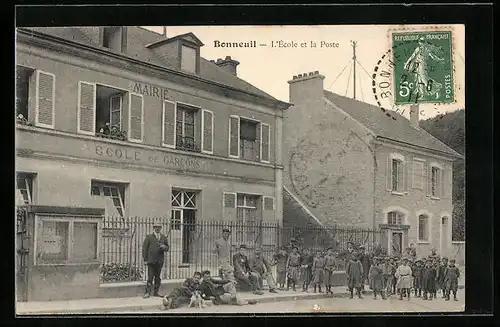 AK Bonneuil, L`École et la Poste