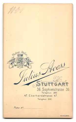 Fotografie Julius Stoess, Stuttgart, Sophienstrasse 36, Adretter Herr mit Schnauzer im Anzug