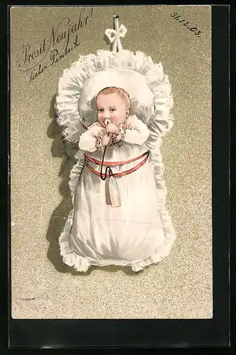 Künstler-AK Säugling mit Milchflasche auf Kissen