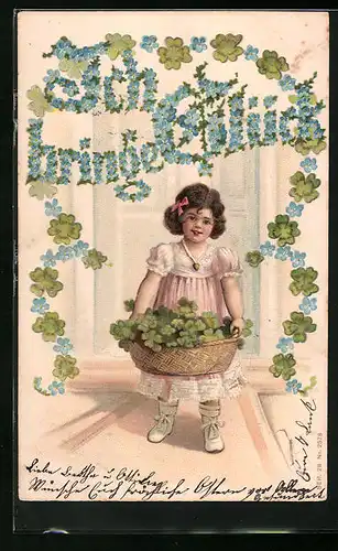 Präge-AK Mädchen mit Korb voller Klee