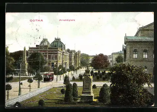AK Gotha, Arnoldiplatz mit Denkmälern