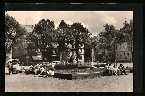 AK Schleusingen, Marktplatz mit Brunnen