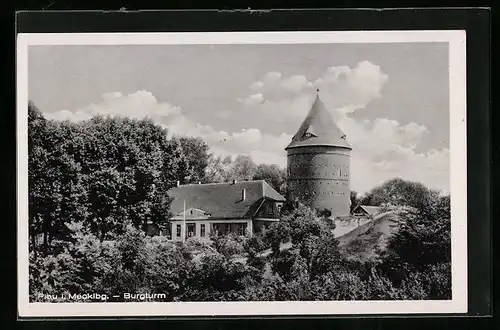 AK Plau i. Meckl., Waldpartie mit Burgturm