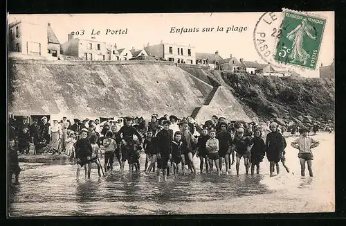 AK Le Portel, Enfants sur la plage