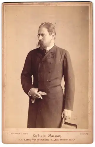 Fotografie J. C. Schaarwächter, Berlin, Portrait Schauspieler Ludwig Barnay als Lothar von Mettenborn in Ein Topf Gift