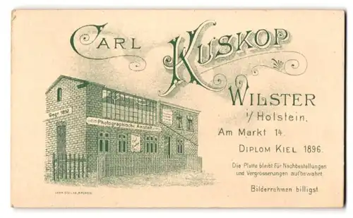 Fotografie Carl Kuskop, Wilster i. Hol., am Markt 14, Ansicht Wilster i. Hol., Ateliersgebäude in der Aussenansicht