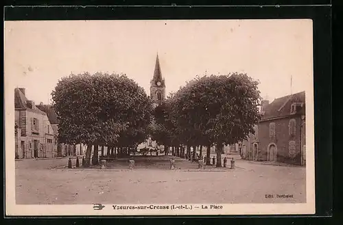 AK Yzeures-sur-Creuse, La Place