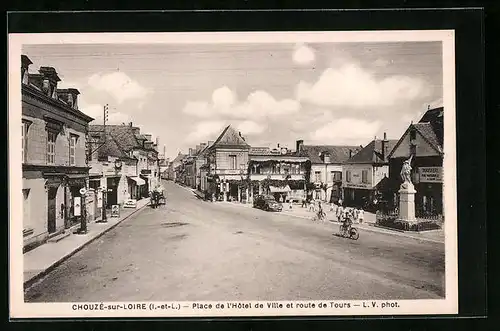 AK Chouzé-sur-Loire, Place de l`Hôtel de Ville et route de Tours