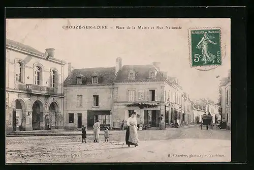 AK Chouzé-sur-Loire, Place de la Mairie et Rue Nationale