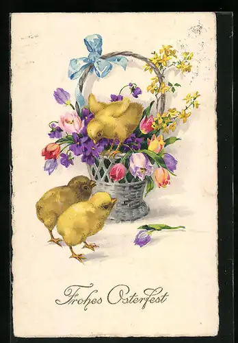 AK Küken an einem Korb mit Blumen, Osterküken, Grusskarte