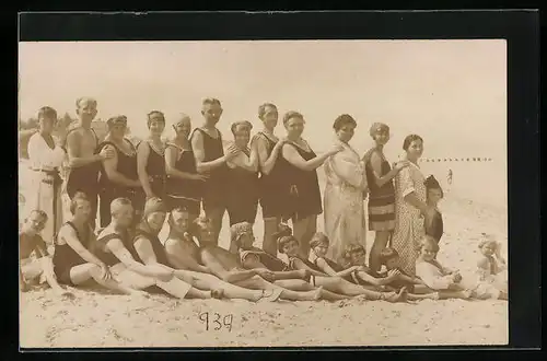 Foto-AK Badeurlauber am Strand von Divenow