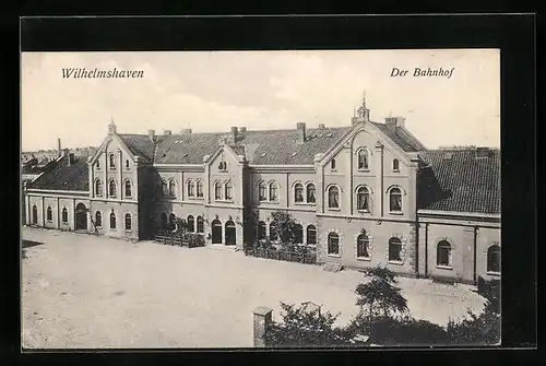 AK Wilhelmshaven, Strassenpartie am Bahnhof