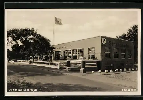 AK Scharbeutz, Gasthaus Strandhalle mit wehender Flagge