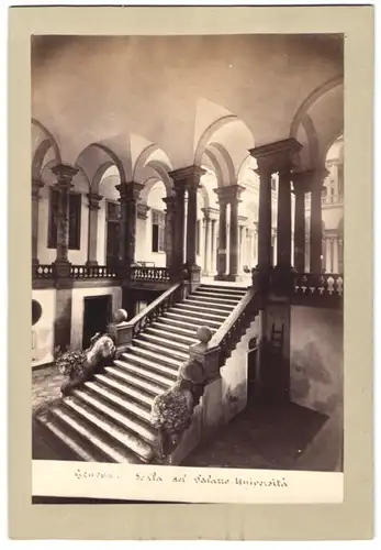 Fotografie unbekannter Fotograf, Ansicht Genua - Genova, Scala del Palazzo Universita