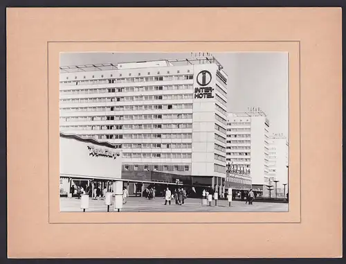 Fotografie unbekannter Fotograf, Ansicht Dresden, Pragerstrasse mit Inter-Hotel