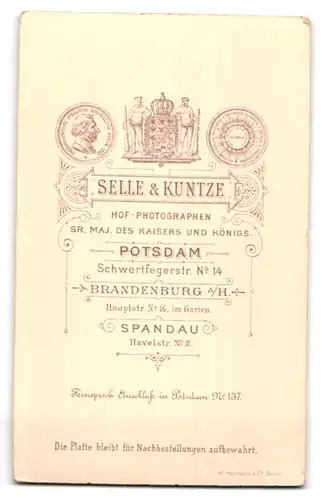 Fotografie Selle & Kuntze, Potsdam, Schwertfeger-Strasse 14, Bursche mit leichtem Oberlippenbart