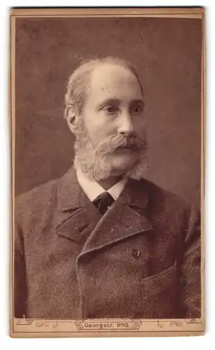 Fotografie Georg Rudloff, Hannover, Georgstr. 12, Portrait Herr im Tweed Anzug mit Backenbart