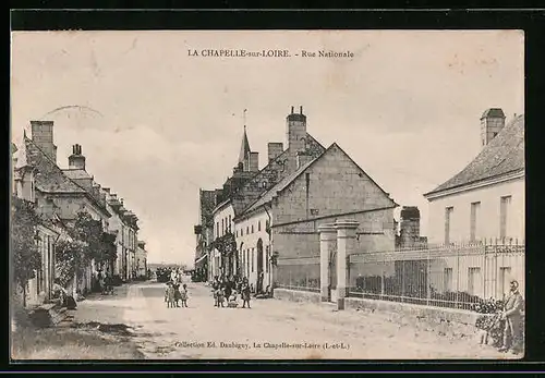 AK La Chapelle-sur-Loire, Rue Nationale