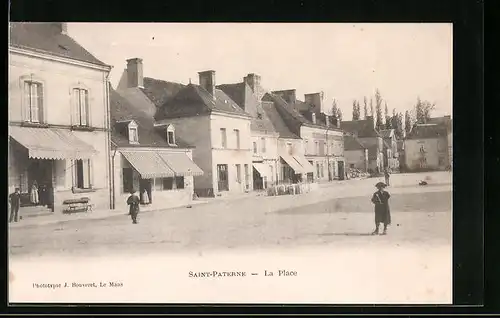 AK Saint-Paterne, La Place