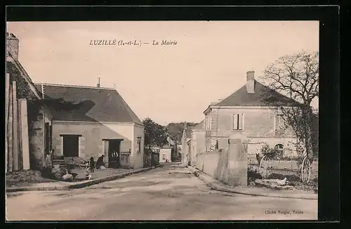 AK Luzillé, La Mairie