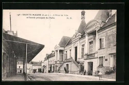 AK Sainte-Maure, L`Hôtel de Ville et l`entrée principale des Halles