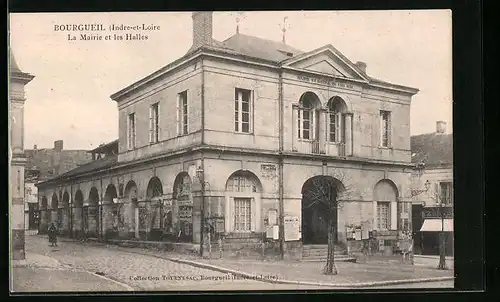 AK Bourgueil, La Mairie et les Halles
