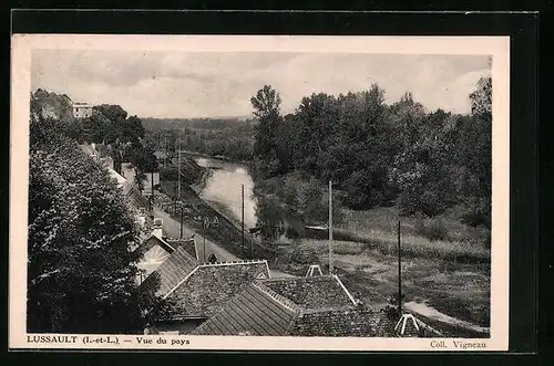 AK Lussault, Vue du pays