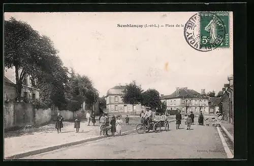 AK Semblancay, Place de la Mairie