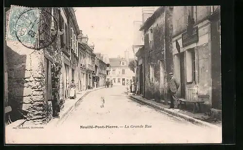AK Neuillé-Pont-Pierre, La Grande Rue