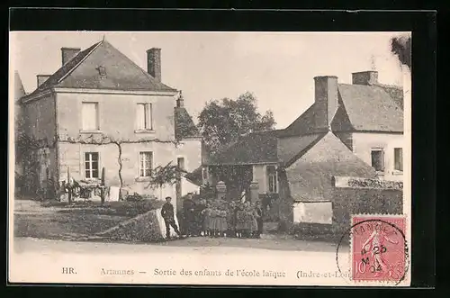 AK Artannes, Sortie des enfants de l`école laique