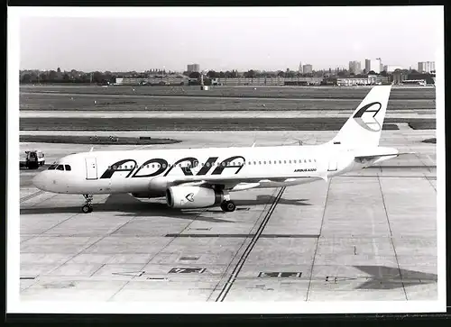 Fotografie Flugzeug - Passagierflugzeug Airbus A320 der Adria Airways