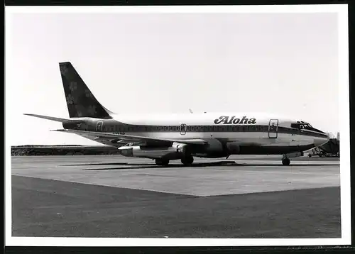 Fotografie Flugzeug - Passagierflugzeug Boeing 737 der Aloha Fluggesellschaft