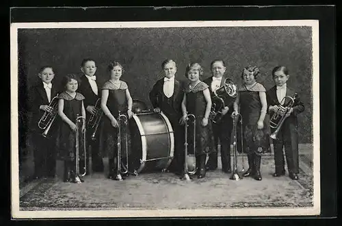 AK Magdeburg, Werftstrasse 15-16, Willy Heep, Kleinwüchsige-Künstler-Truppe mit Instrumenten, Liliputaner