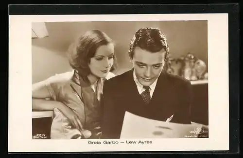 AK Schauspieler Greta Garbo und Lew Ayres in einer Filmszene