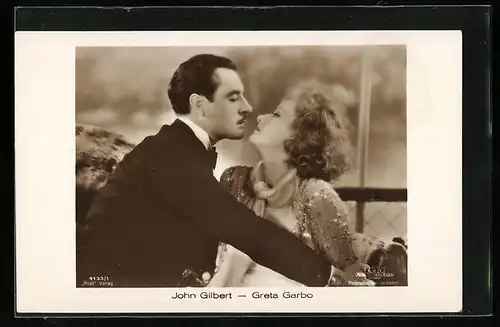 AK Schauspieler Greta Garbo und John Gilbert in Herrin der Liebe