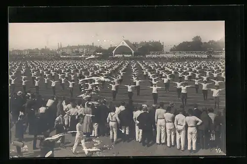 AK Leipzig, 1. Deutsches Arbeiter-Turn und Sportfest 1922, Tausende Turnerinnen zugleich